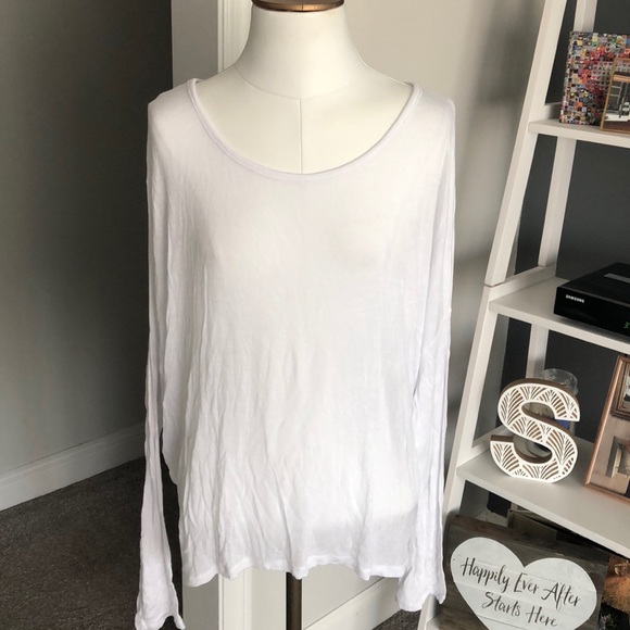 American Eagle Outfitters Tops - American Eagle one size shirt